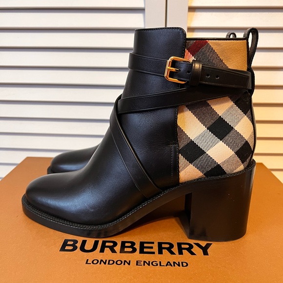 Burberry check leather boots - Picture 1 of 5